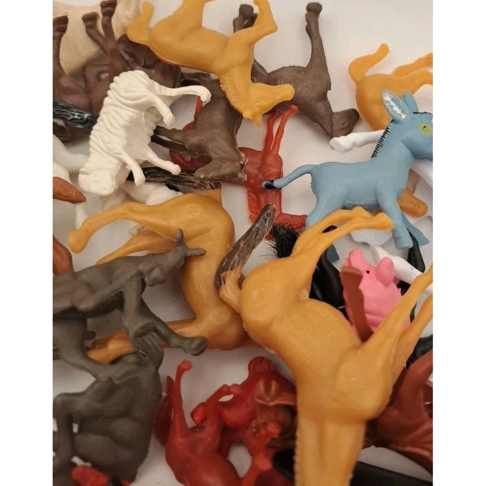 Vtg/Modern Plastic Farm Animals Lot Horses Cows Pigs Donkeys Chickens 1.88 lbs